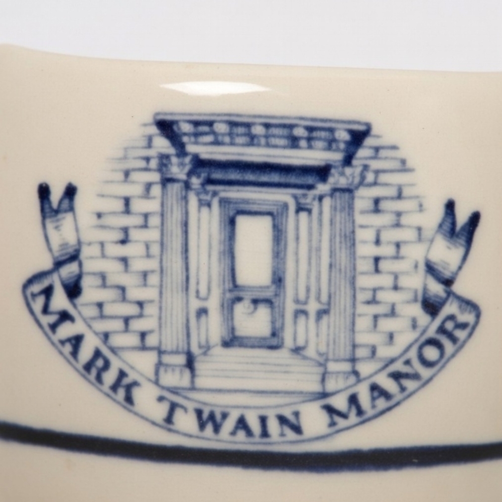 Vintage 1933 Mark Twain Manor Gravy Boatt - Picture 2 of 6